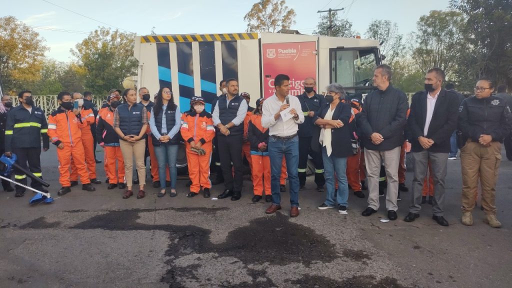 Alcalde Eduardo Rivera ofrece apoyo al líder sindical del ayuntamiento tras agresión