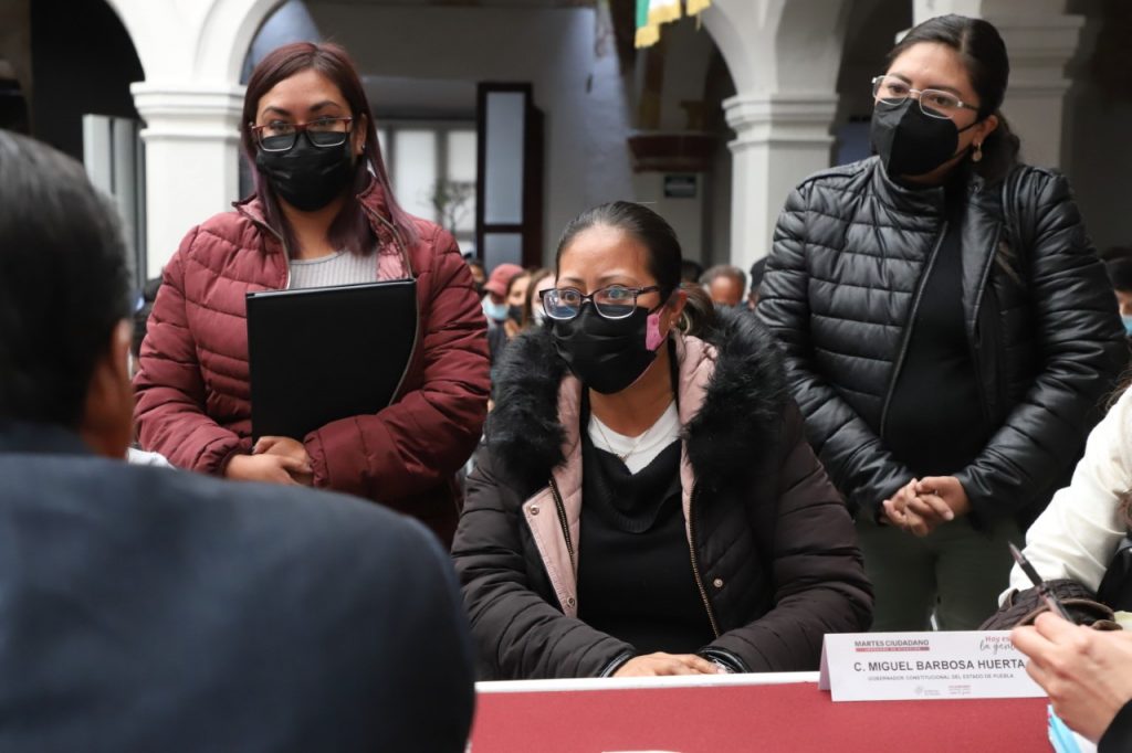 En “Martes Ciudadano” Miguel Barbosa apoya a ciudadanos con necesidades