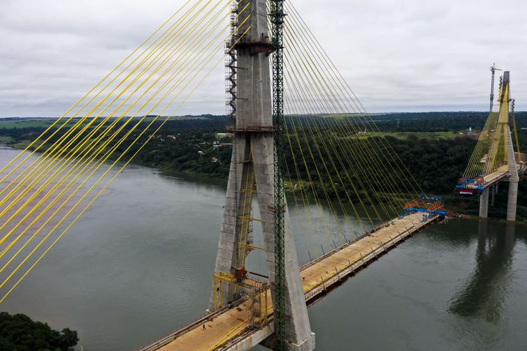 Se concluirá en noviembre el segundo puente entre Brasil y Paraguay