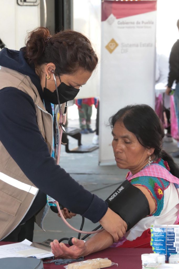 Con jornada de salud, SEDIF atiende a población de San Sebastián de Aparicio