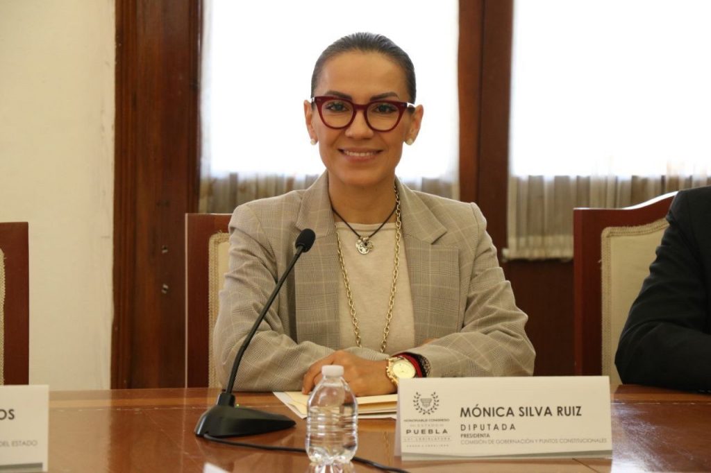 Avalan en comisiones la Ley del Notariado