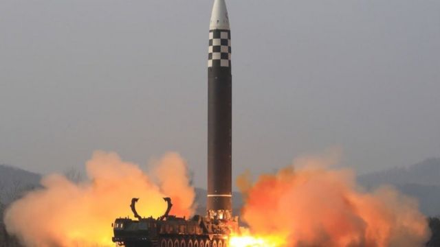 El misil norcoreano que sobrevoló Japón recorrió 4 mil 600 kilómetros, la mayor distancia conocida hasta la fecha