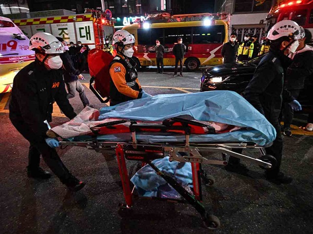 Suman 120 muertos y 100 heridos tras estampida de Halloween en Seúl