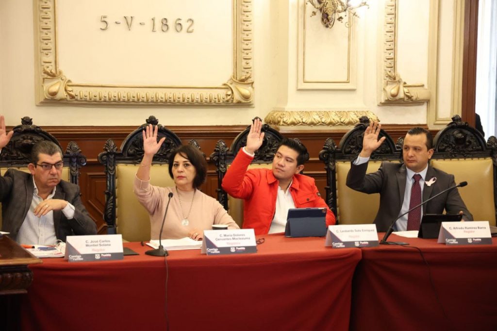 Regidores de PAN y Morena discuten por los recursos municipales en bancos