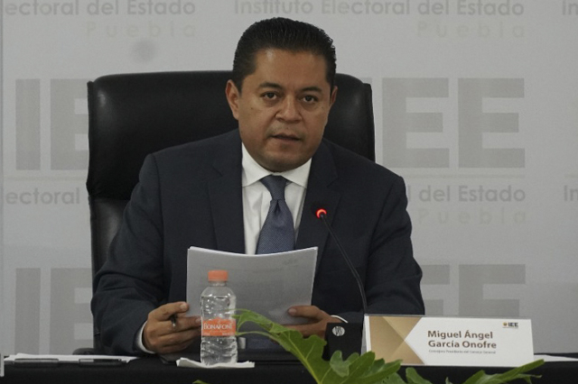 García Onofre encabeza última sesión como Presidente del IEE