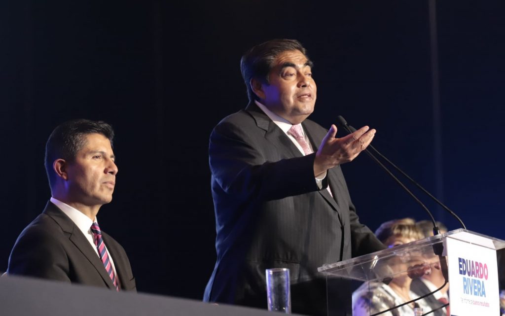 Hoy el gobierno de Puebla no amenaza ni presiona a alcaldes, subrayó Miguel Barbosa