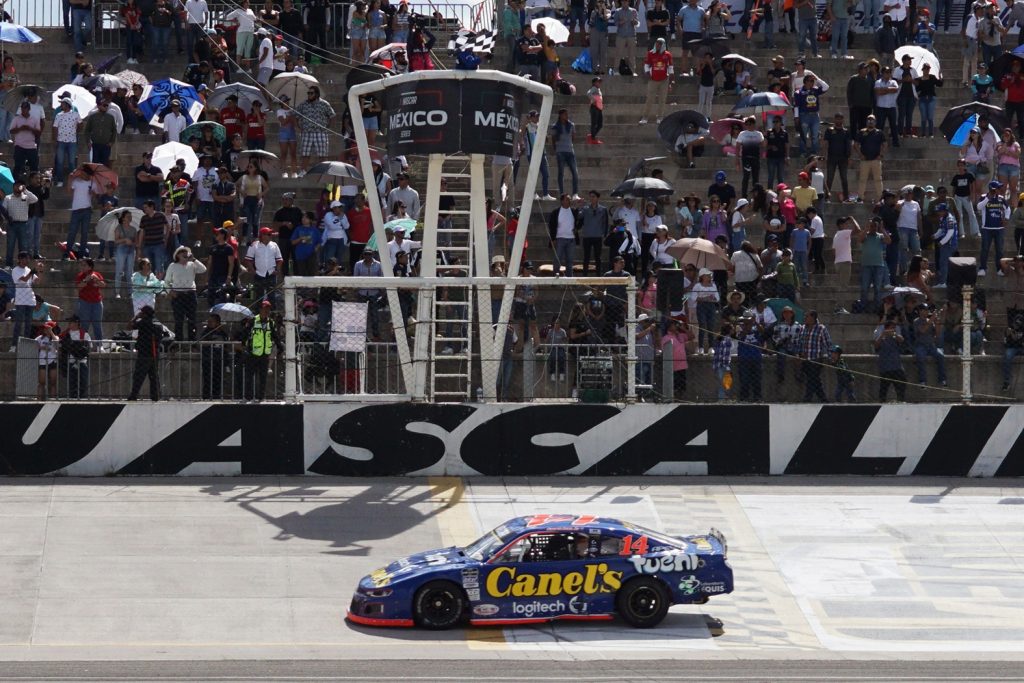 Alex de Alba Jr. mantiene top 3 general Nascar Challenge rumbo al Gran Premio Commscope