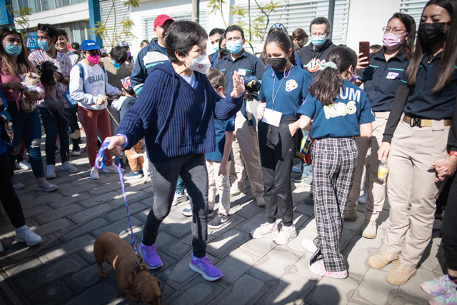 Con caminata perruna, BUAP promueve la salud de las personas y el vínculo con sus mascotas