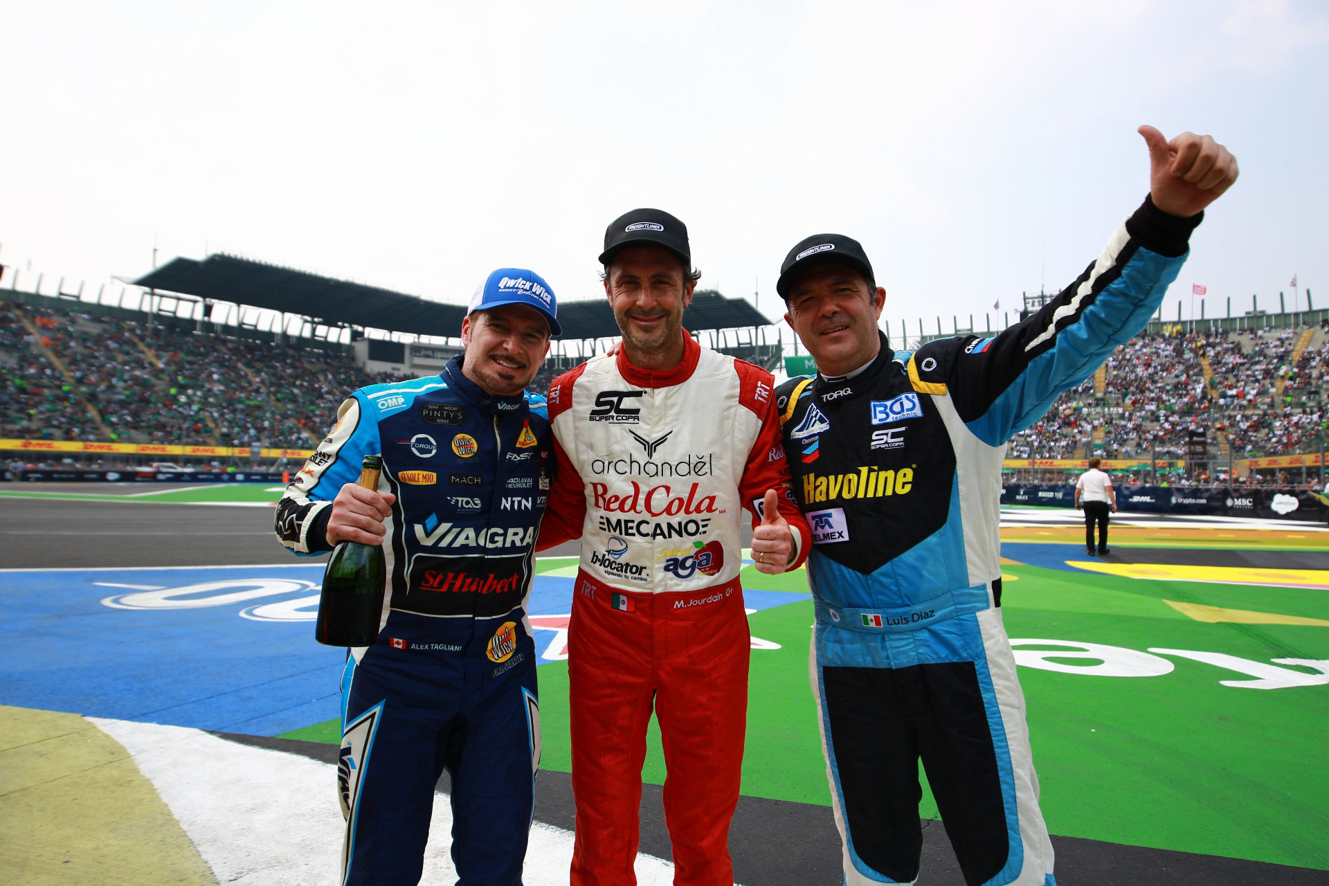 El Sidral Aga Racing Team, subió a lo alto del podio del Gran Premio de México con Michel Jourdain Jr. en la Leyends Cup By FUNO
