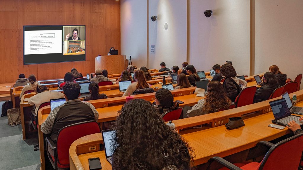 La UDLAP imparte cátedra sobre antropología feminista e islam, en el caso del sureste mexicano