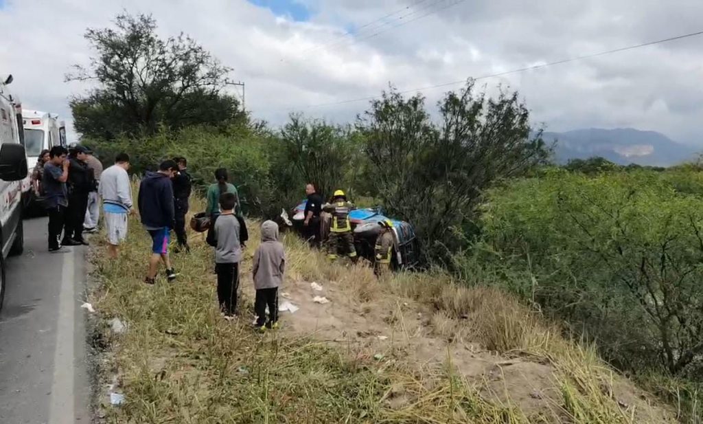 Volcadura deja 4 lesionados en Tehuacán