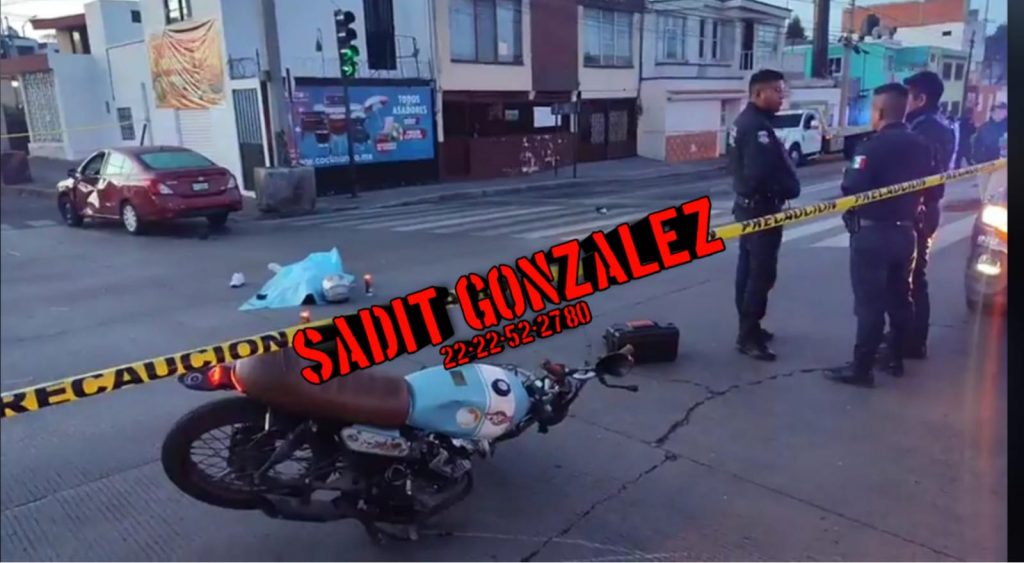 Muere motociclista al impactarse contra un carro en Puebla capital