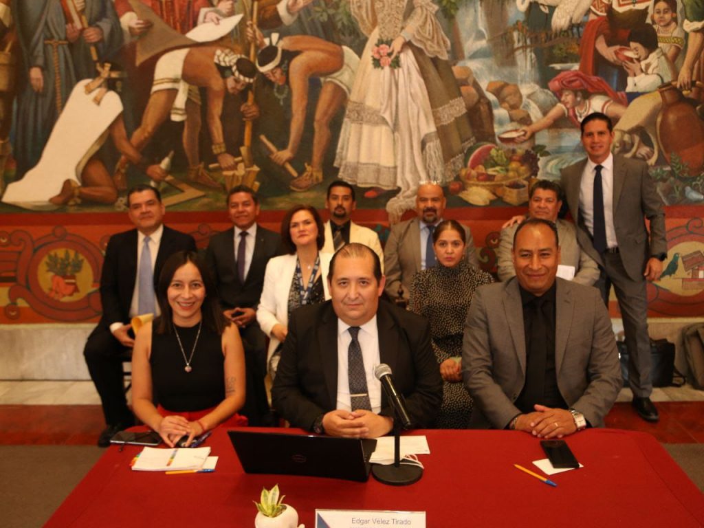 Comparece ante el Cabildo Édgar Velez Tirado