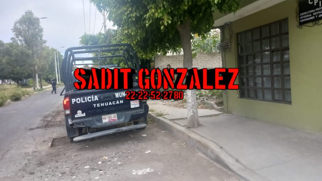 Tiran feto en terreno baldío de Tehuacán