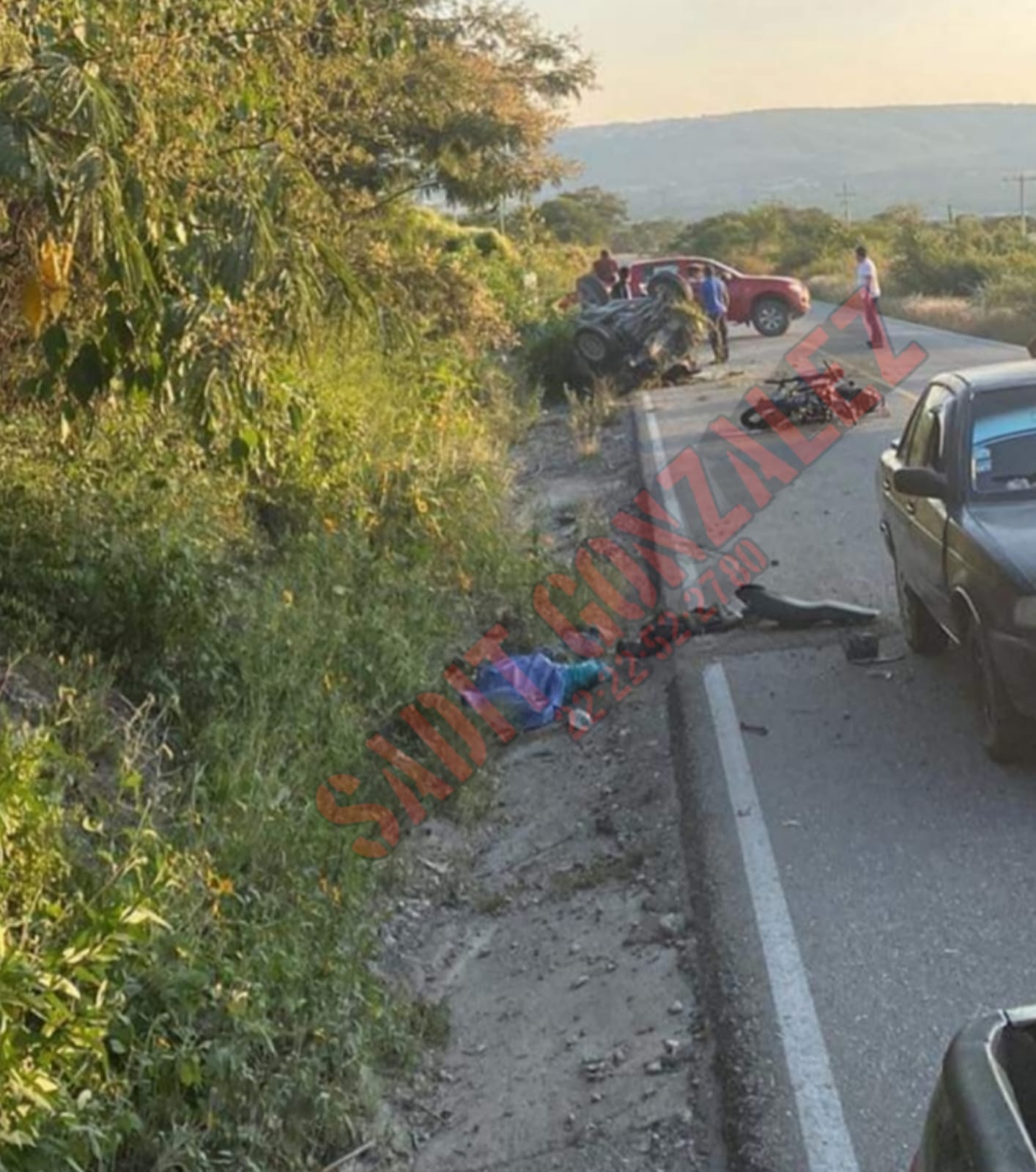 Dos heridos y un motociclista muerto saldo de accidente en Molcaxac