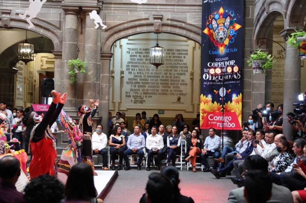 Eduardo Rivera inaugura el corredor de ofrendas