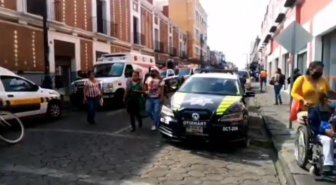 Video desde Puebla: Riña entre ambulantes e inspectores deja una mujer lesionada