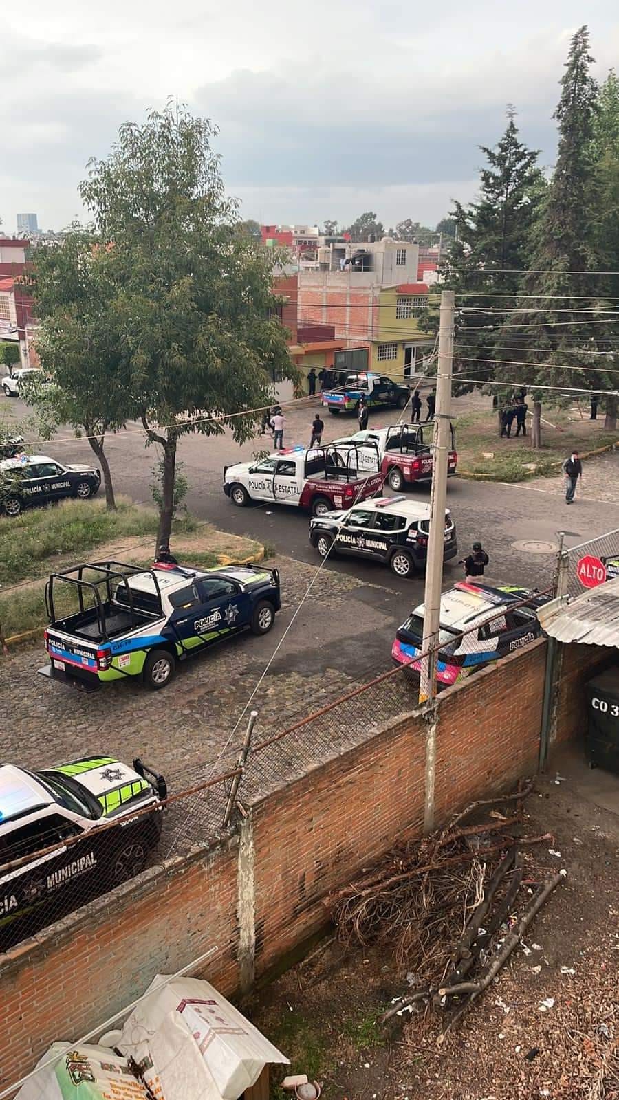 Policías y delincuentes se enfrentan en la colonia México 68