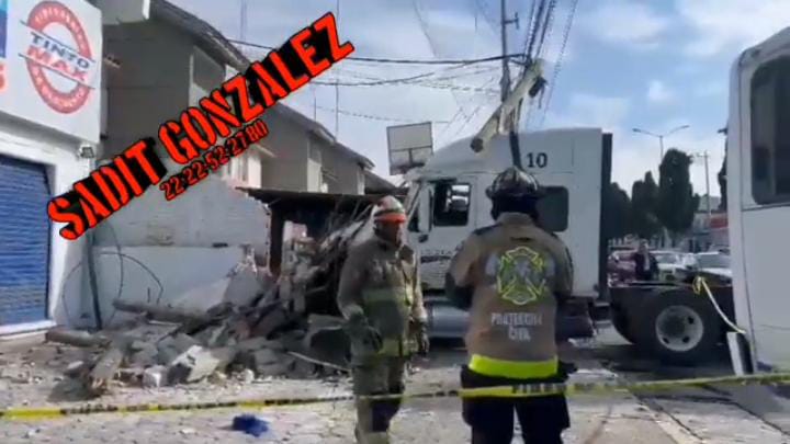 Video desde Puebla: Dos personas de la 3ra edad, lesionadas por camión en Xonacatepec
