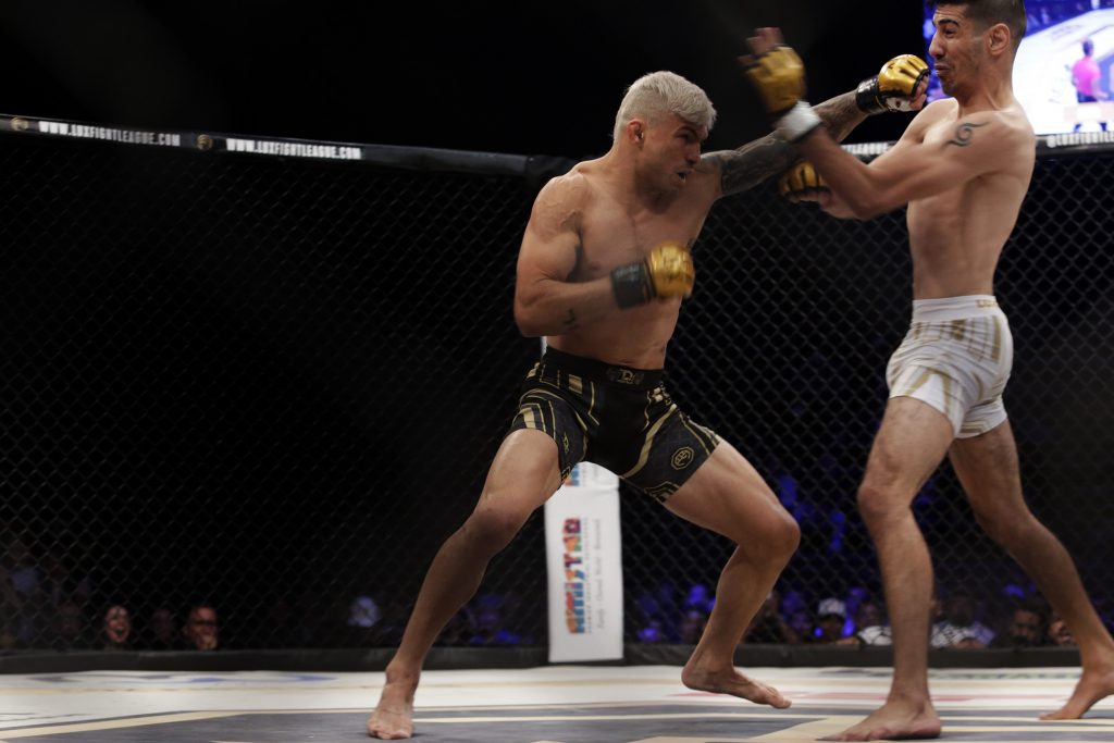 Fulmina “Nono” Costa a “Kariju” Gómez en pelea estelar de LUX 027