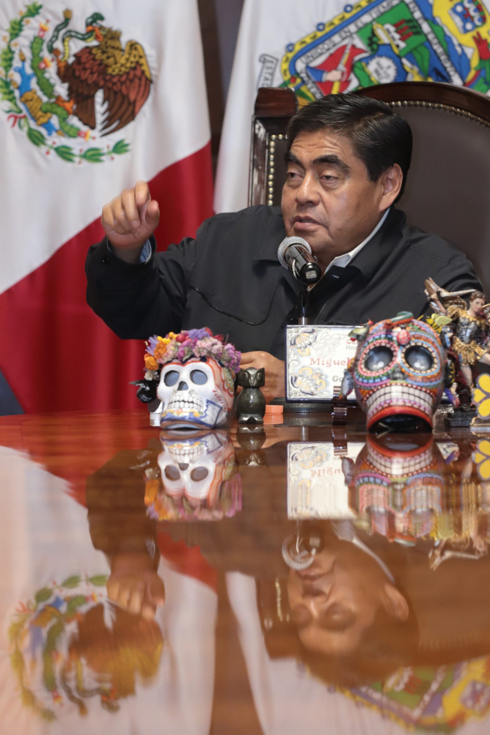 Anuncia Miguel Barbosa creación de más de 100 notarías en Puebla