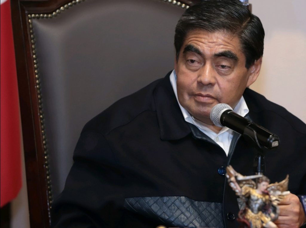 Condena MBH quema de patrullas en Calpan; advierte denuncias