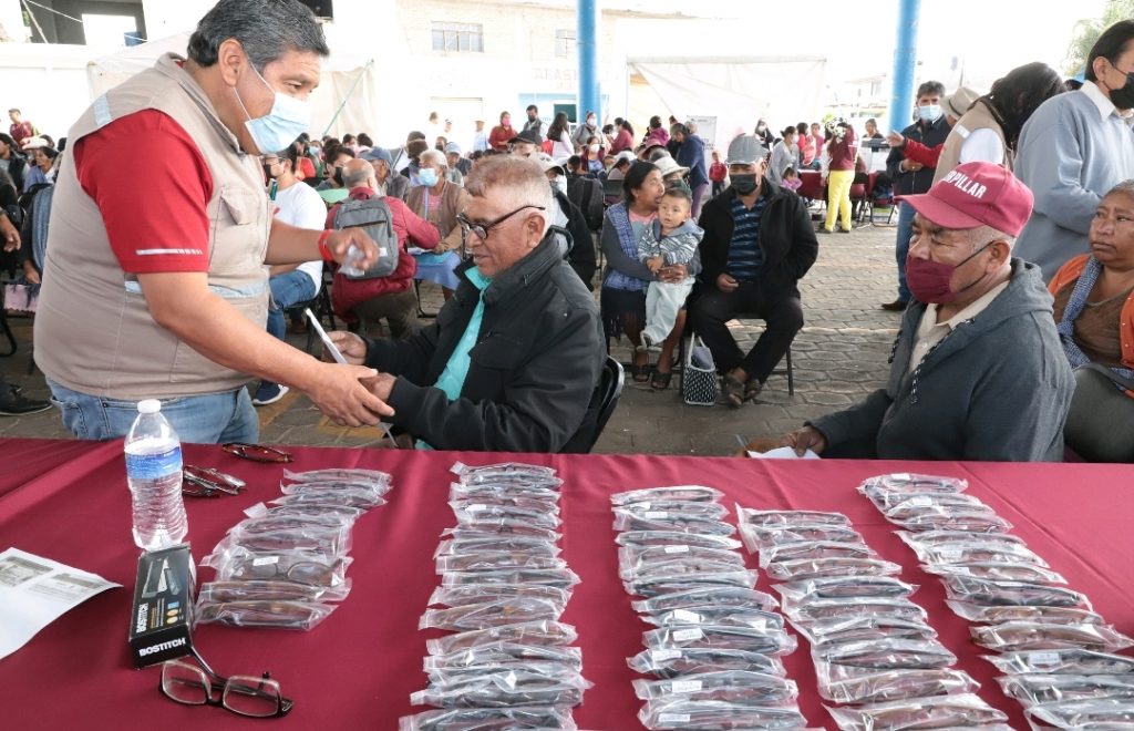 En “Martes Ciudadano”, SEDIF mejora calidad de vida de niñas