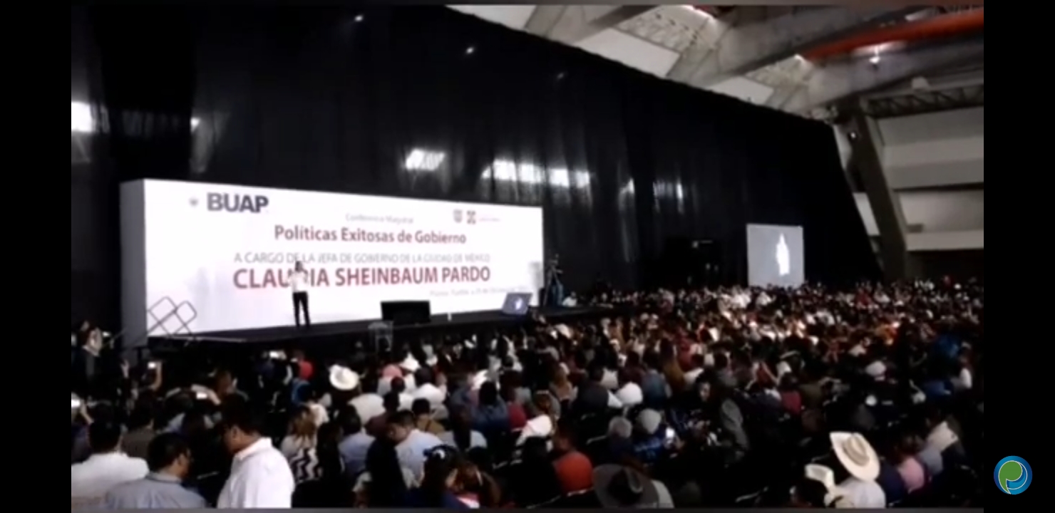 Video desde Puebla: Aplausos a Claudia Sheinbaum, Sergio Salomón Céspedes y José Antonio Martínez en el recinto ferial
