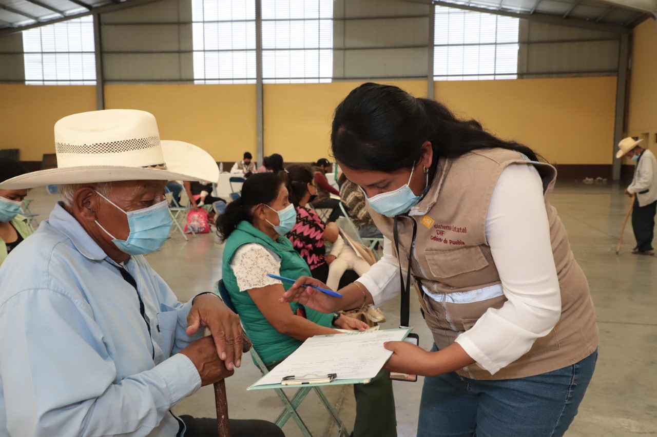 Apoya SEDIF a grupos de atención prioritaria de Tepexi de Rodríguez   