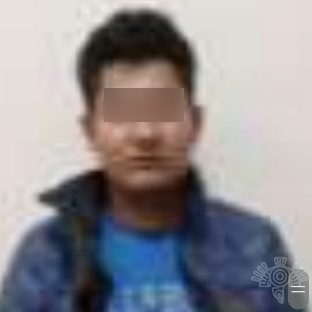 Policía estatal captura a tres personas por presunto robo de vehículo