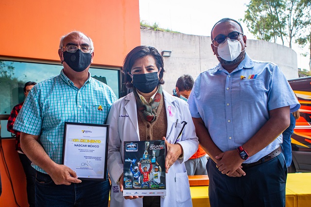 La campaña Speedy bear de Nascar México, visitó el hospital infantil teletón de oncología Querétaro