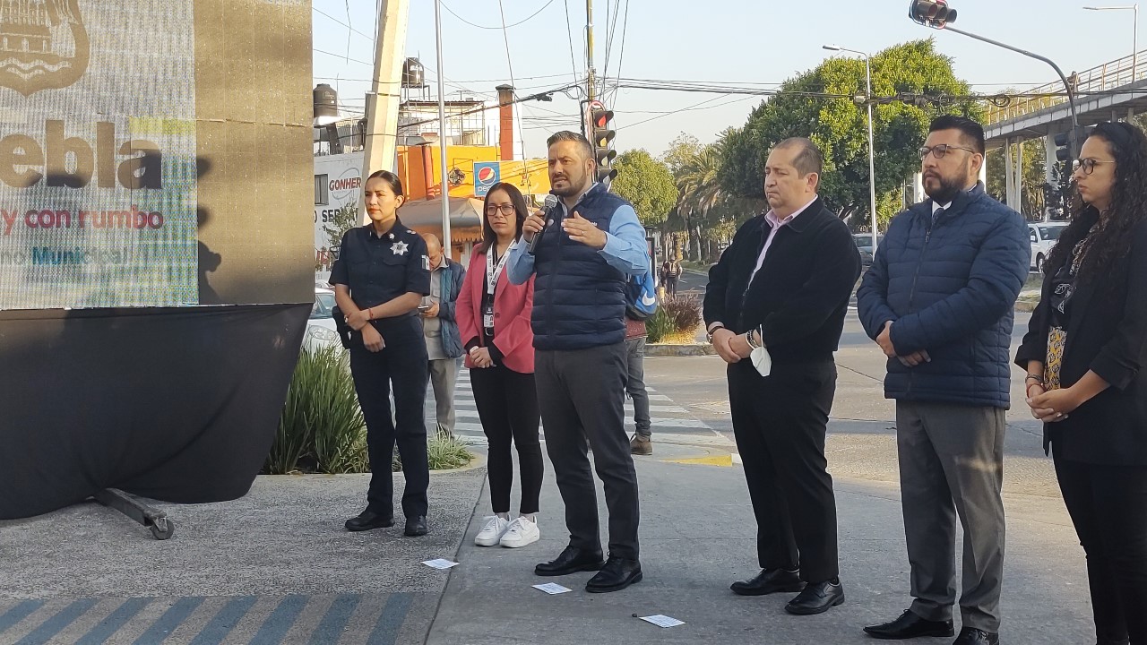 Video desde Puebla: Se harán operativos para impedir la venta de alcohol en jaulas de carros, advirtió Adán Domínguez