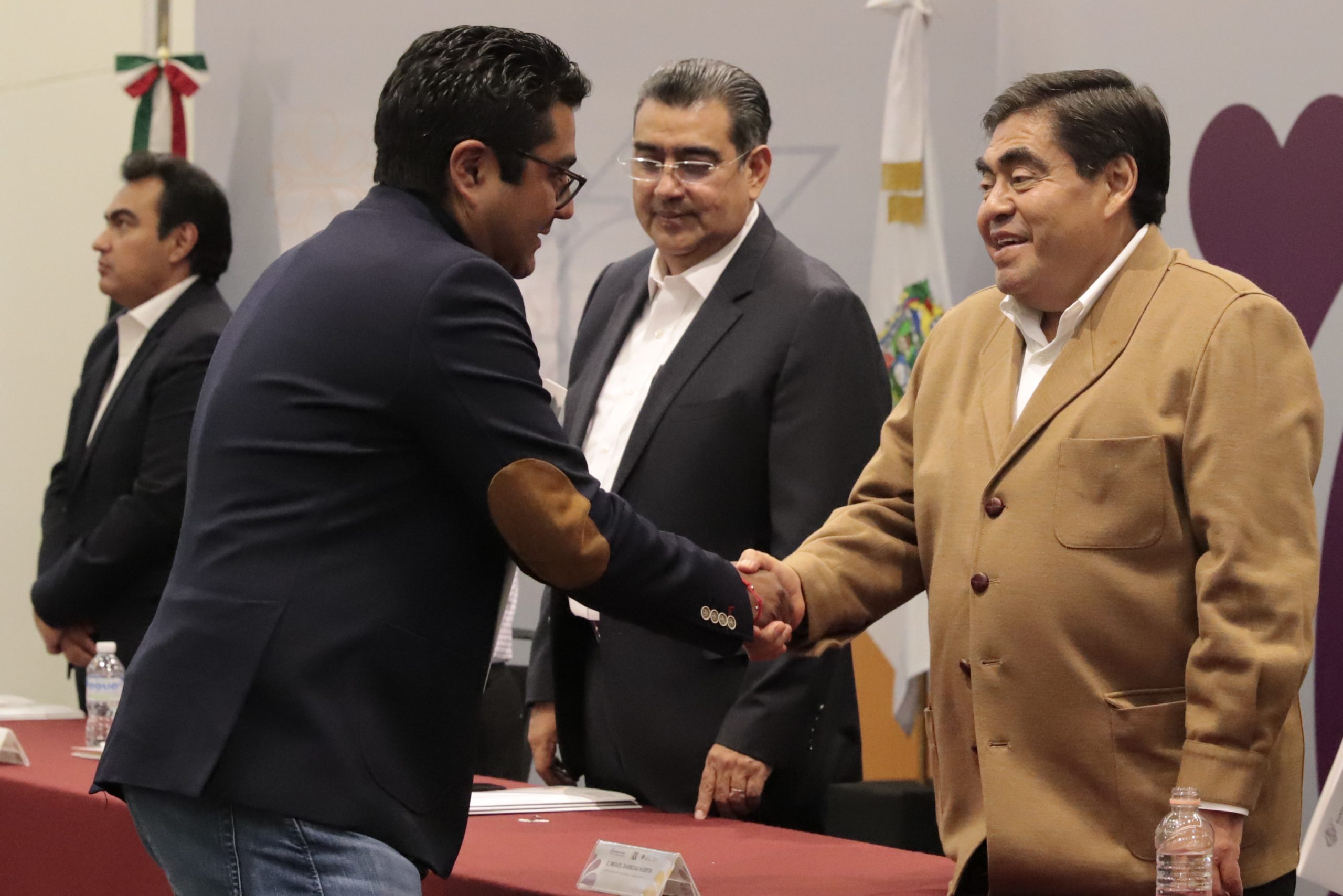 En Puebla, el gobierno cumple y apoya a la gente: Miguel Barbosa Huerta