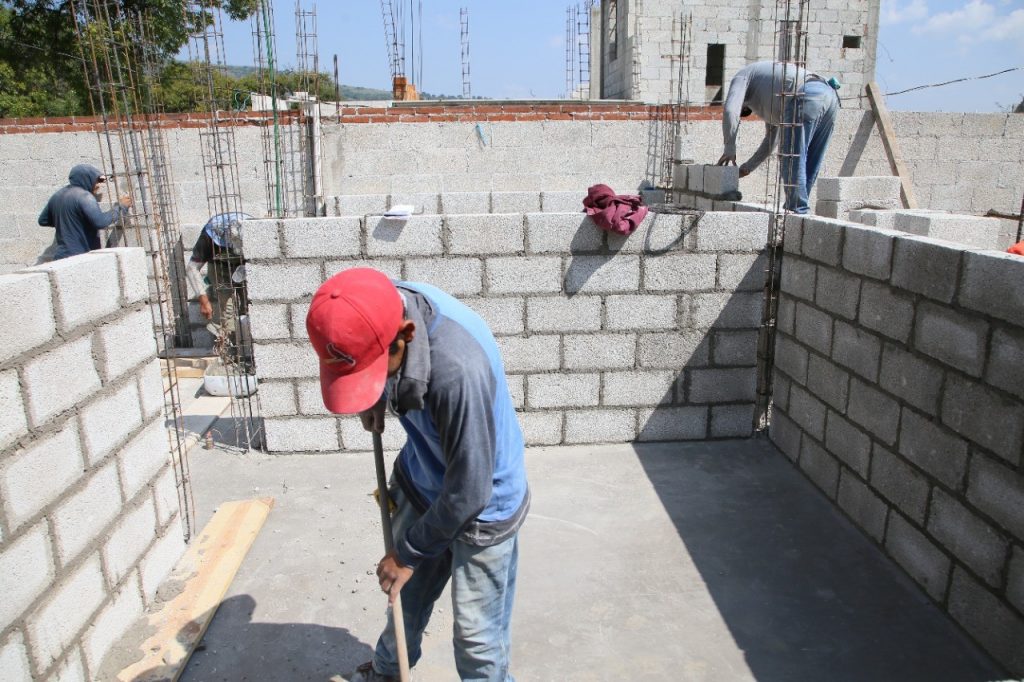 Avanza Bienestar en construcción de vivienda progresiva para la capital