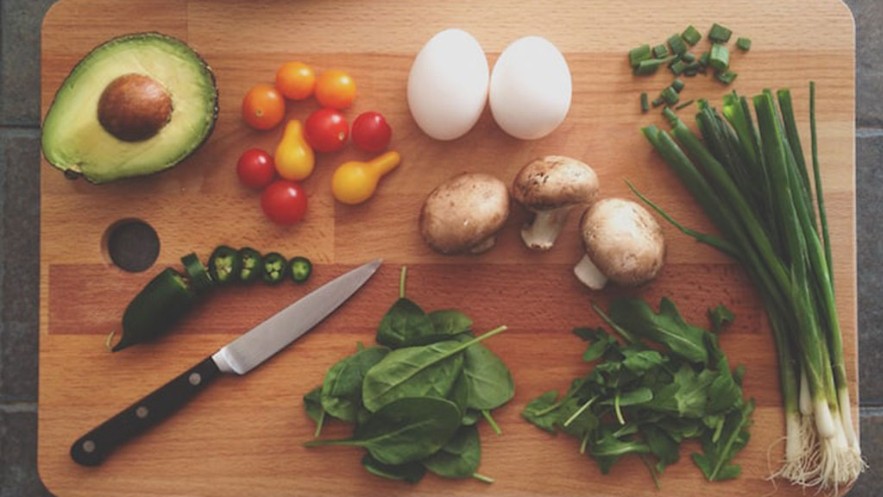 Solo un 20 % de las guías sobre dieta incorporan la sostenibilidad alimentaria