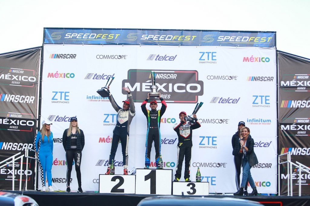 Abraham Calderón gana el Speedfest Nascar México y es líder del campeonato