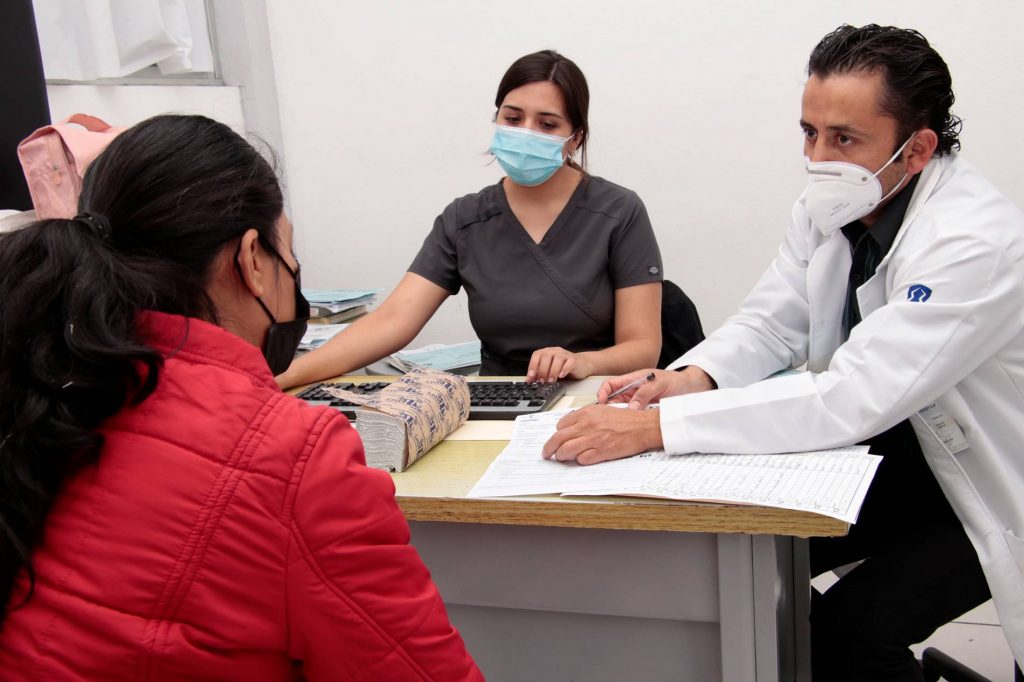 Beneficia ISSSTEP a derechohabientes de la Mixteca