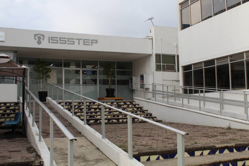 Continúa ISSSTEP reestructura de espacios físicos del área médica