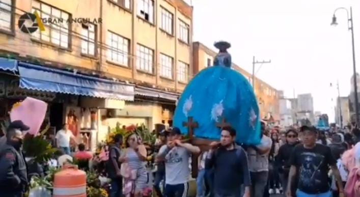 Video desde Puebla: Fieles a la Santa Muerte realizan procesión