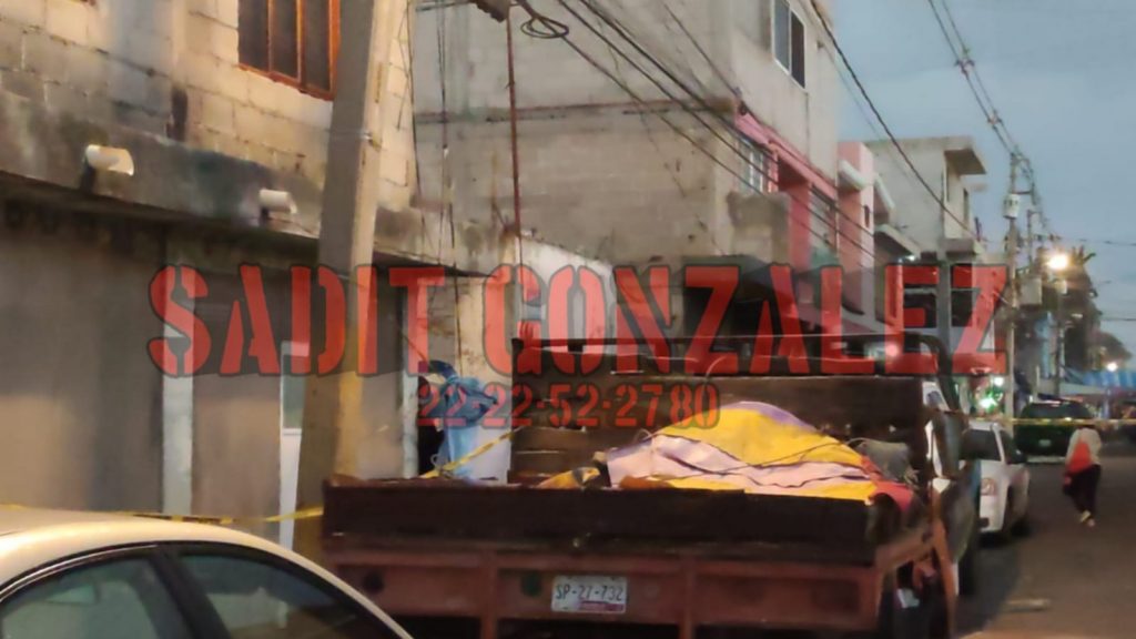 Hallan cadáver encobijado y maniatado en la colonia Popular