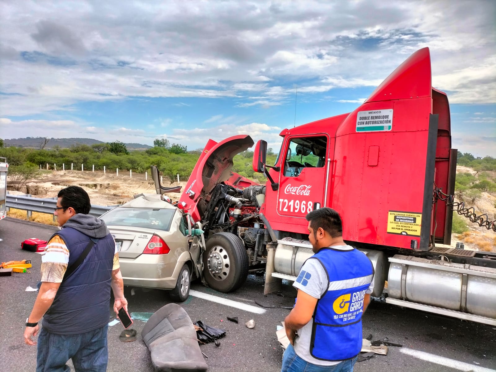 Tres lesionados deja aparatoso accidente en San Gabriel Chilac