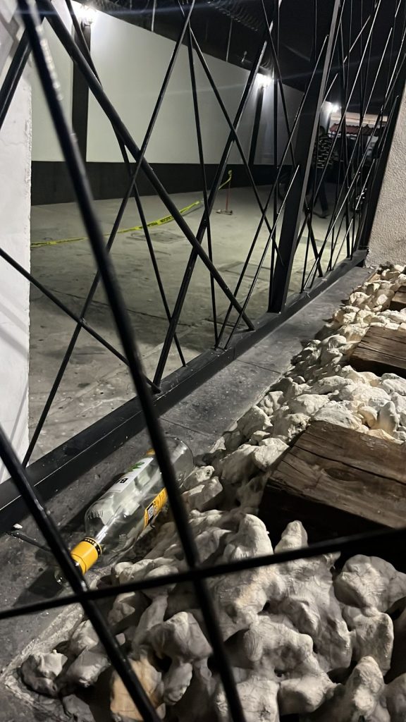 Clausuran salón de fiestas por vender licor a menores