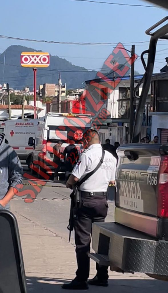 De 3 balazos ejecutan a carnicero en Zacatlán
