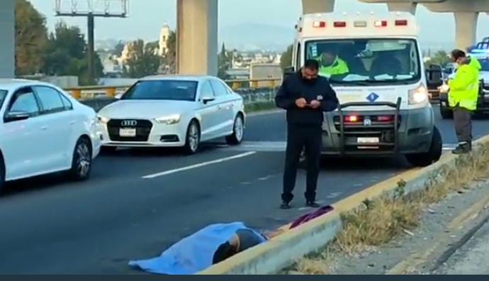 Video desde Puebla: Atropellan a mujer en la autopista a la CdMéx