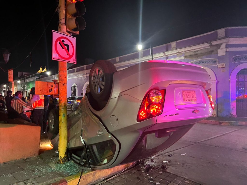 Dos heridos en accidente provocado por conductor ebrio en San Pedro Cholula