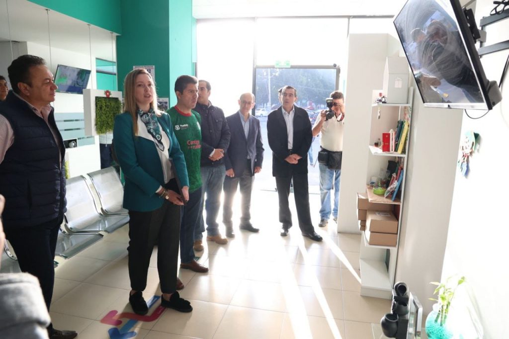 Programa de apertura de negocios a la palabra cumple un año