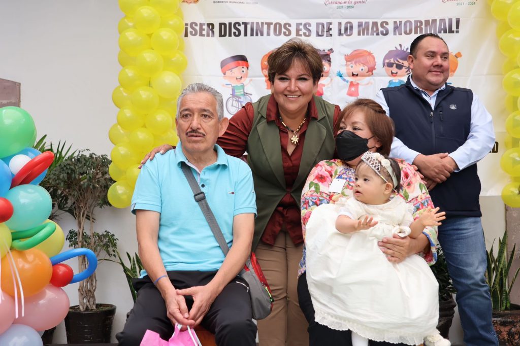 Sistema DIF corona a Lía Alexandra y Marco Antonio, Reyes de la Semana de la Inclusión