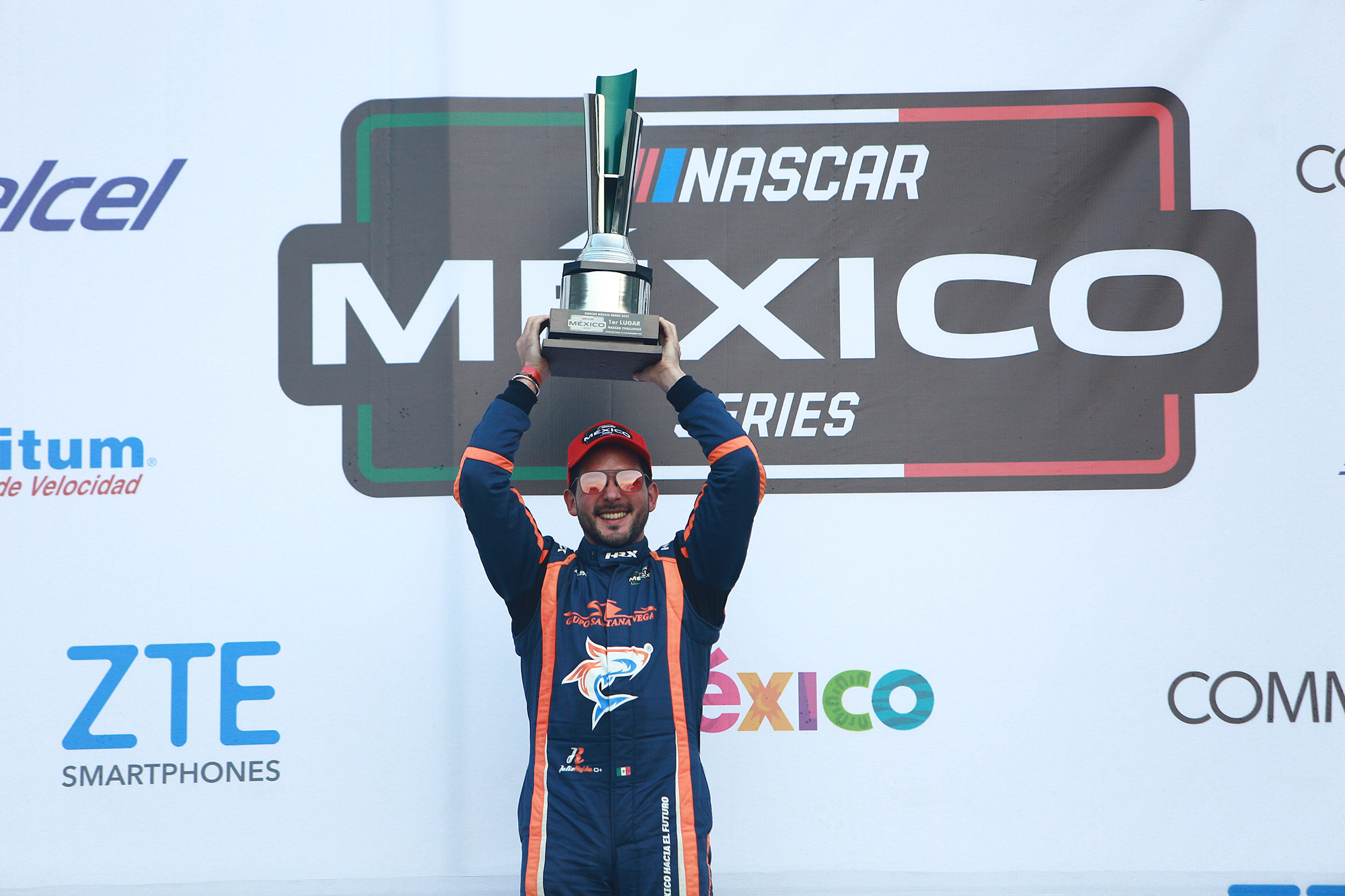 Julio Rejón y el GGG Racing Team triunfaron en el Autódromo Hermanos Rodríguez