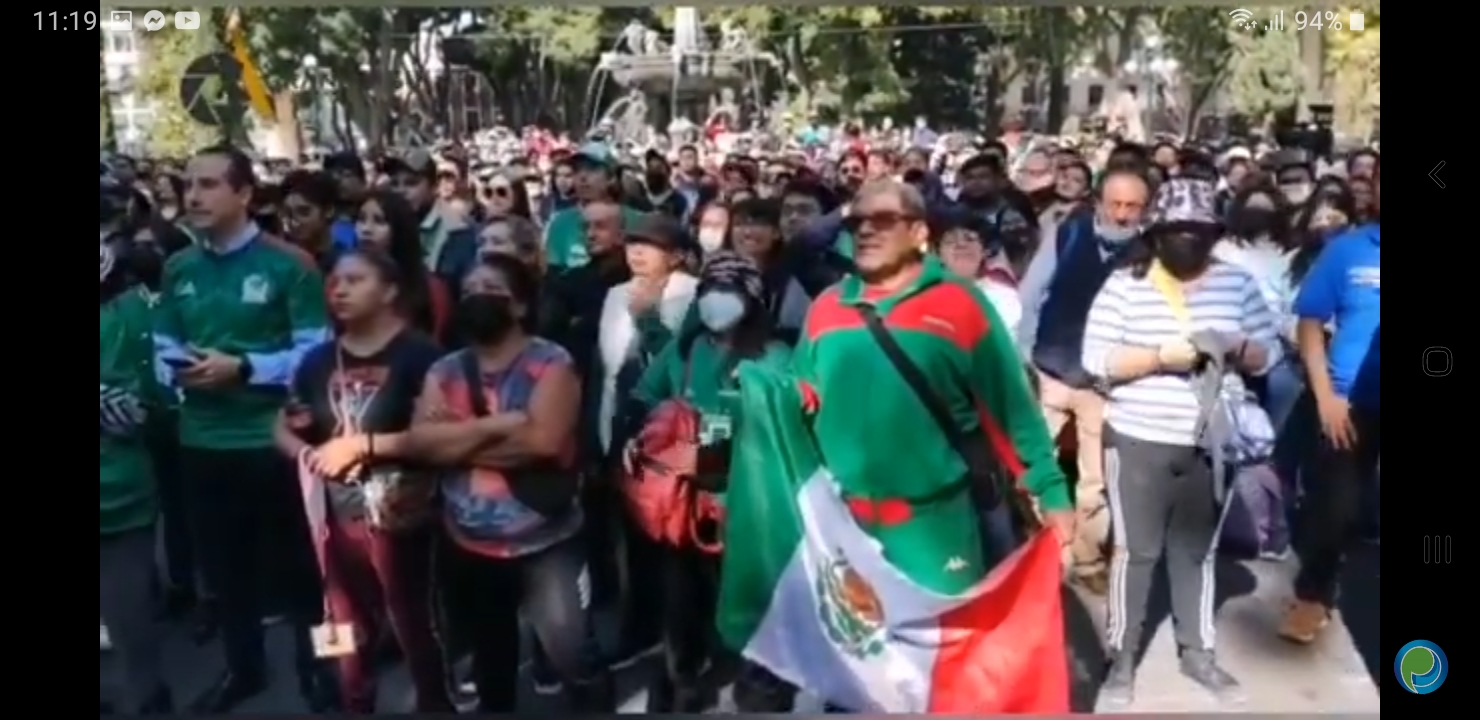 Video desde Puebla: Aficionados ven el México Polonia en el zócalo de la ciudad