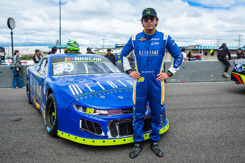 Víctor Barrales Jr., al Hermanos Rodríguez por la 10ma fecha de NASCAR Challenge